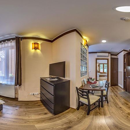 Bed and Breakfast Napraforgo Wellness Haz Es Panzio Pécs Zewnętrze zdjęcie