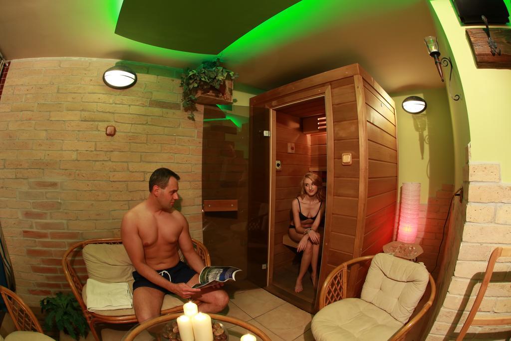Bed and Breakfast Napraforgo Wellness Haz Es Panzio Pécs Zewnętrze zdjęcie